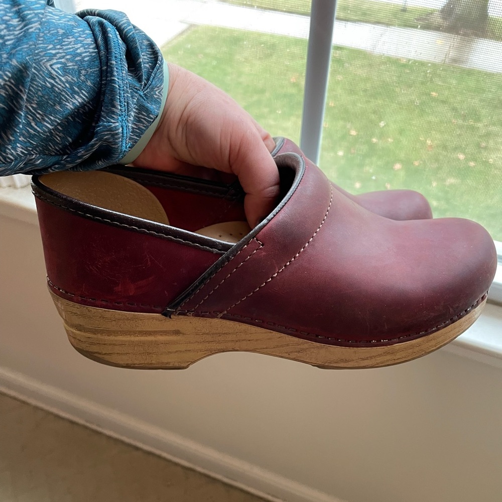 Deep red danskos with blond sole 39